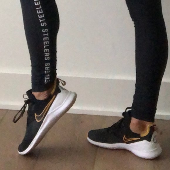 Nike Shoes - Pittsburgh Steelers Women's Nike Free TR 8 Shoe